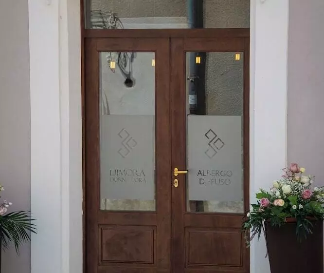Hotelli Dimora Donna Dora   Albergo Diffuso