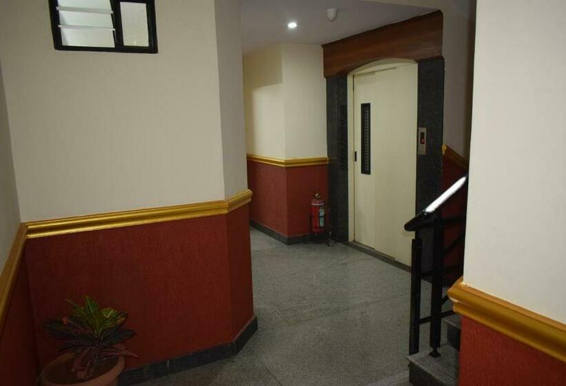 Отель Ivory Elite One