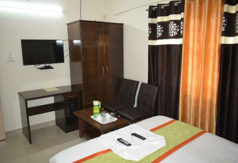 Отель Ivory Elite One