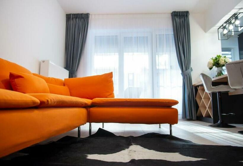 Lovely Apartment In Brasov