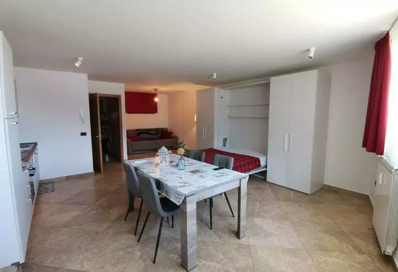 Monolocale Nuovo Sulla Pista Da Sci In Montagna