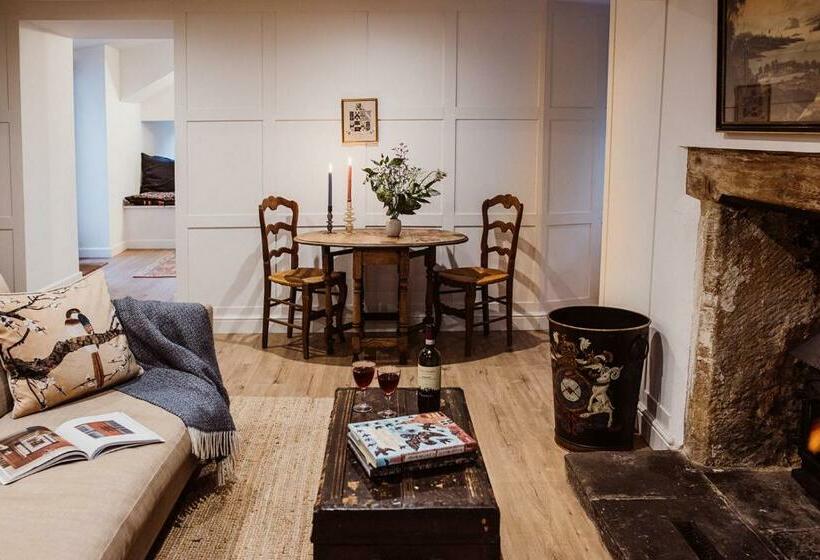 No 24 Beverston Castle