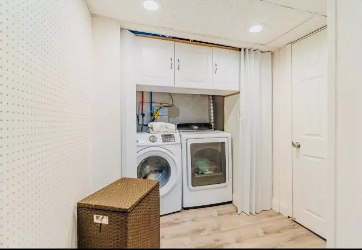Majatalo A1   Modern, Cozy Bedroom, 10 Minutes To Providence Central