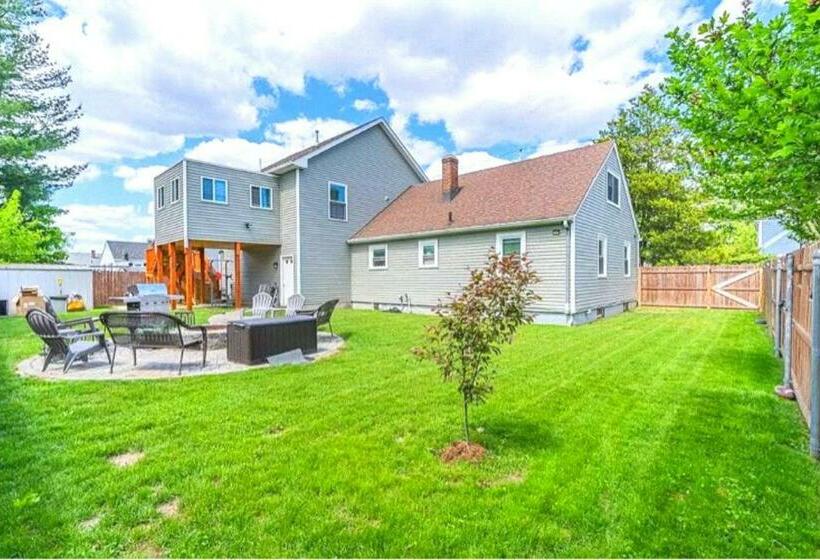 Pensão A1 Modern, Cozy Bedroom, 10 Minutes To Providence Central