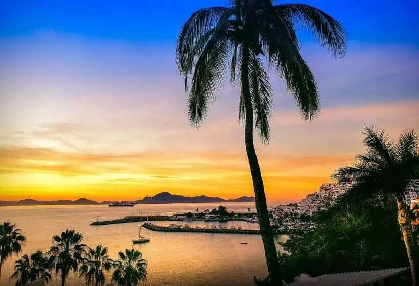 Playasol Las Hadas Beach