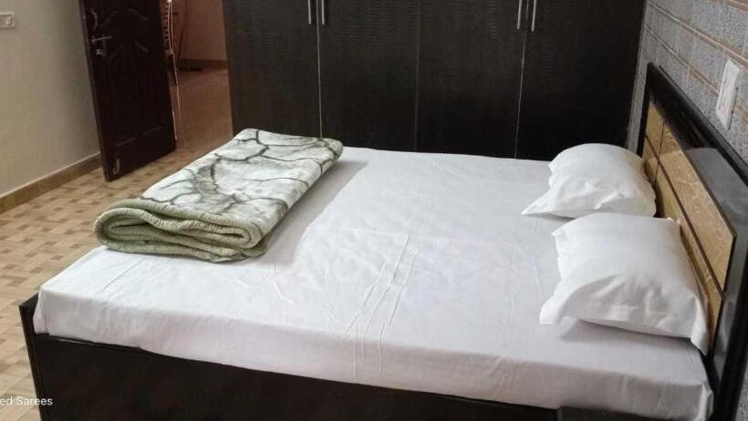 پانسیون Oyo Home 92096 Youphoria