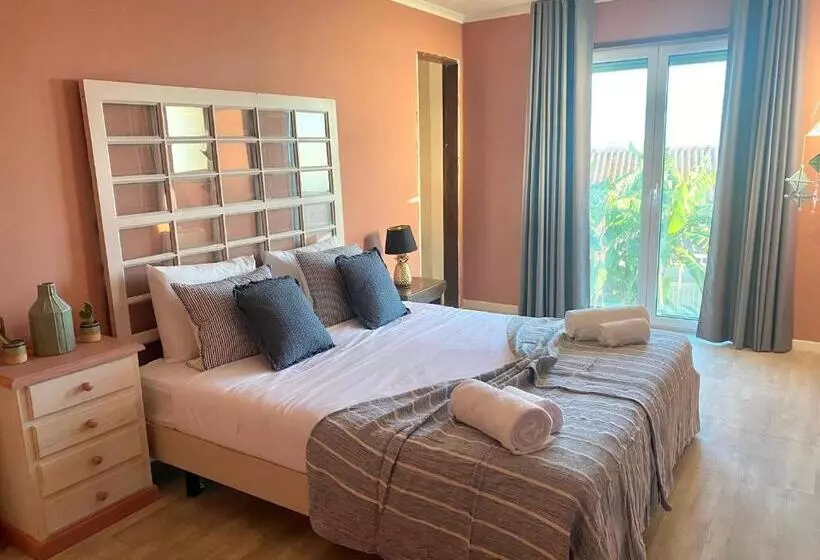 Retkeilymaja Ericeira Destination