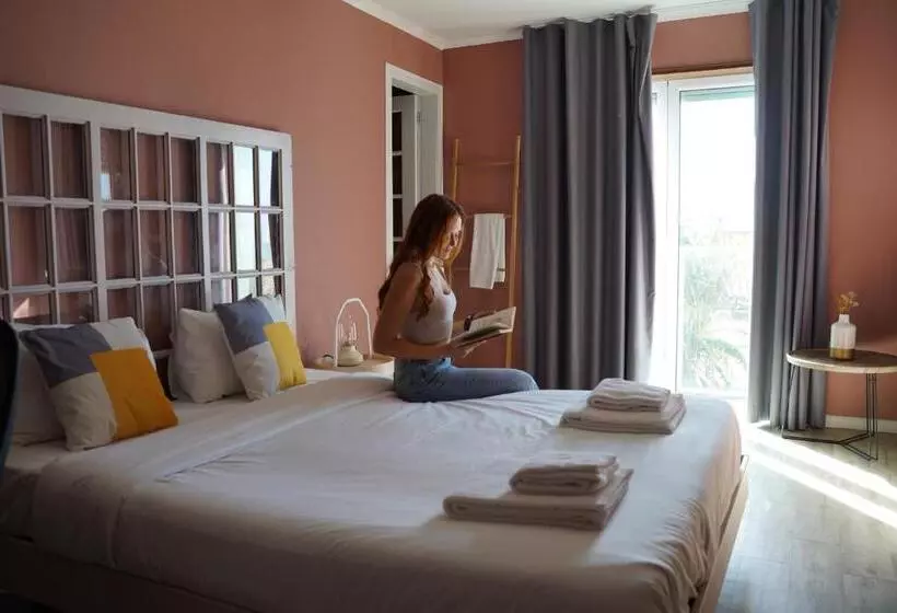 Retkeilymaja Ericeira Destination