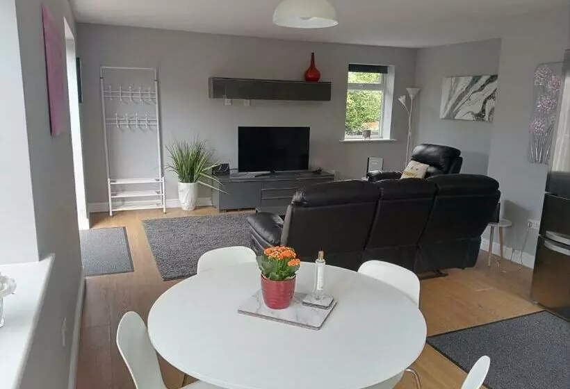 Green Street Retreat