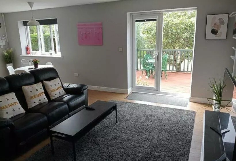 Green Street Retreat