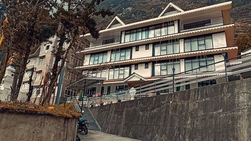 Hotelli Rufina Lachung Kunga