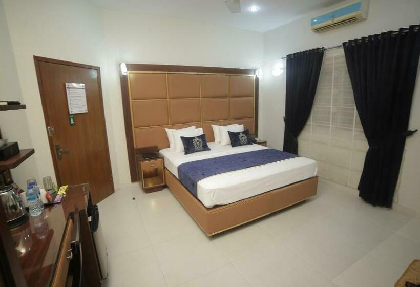 تختخواب و صبحانه Four Squares Karachi