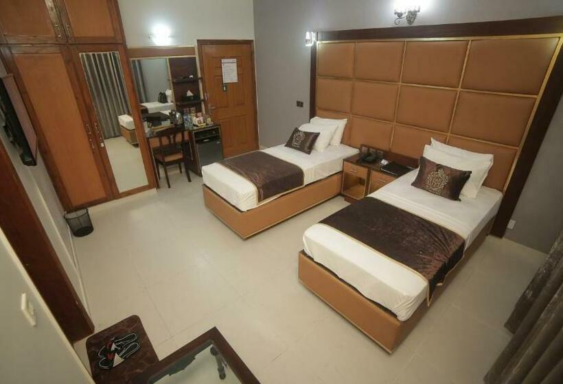 تختخواب و صبحانه Four Squares Karachi