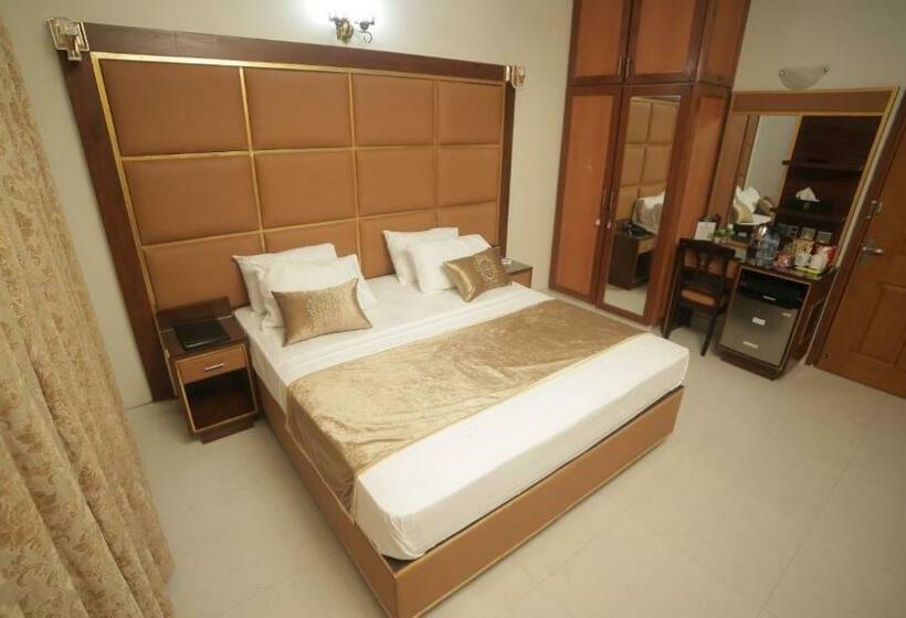 تختخواب و صبحانه Four Squares Karachi