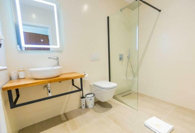 هتل Corallo Rooms