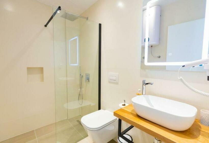 هتل Corallo Rooms