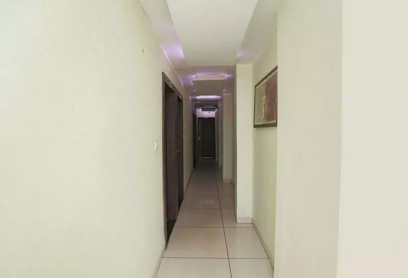 ホテル Fabexpress Madhuram Landmark