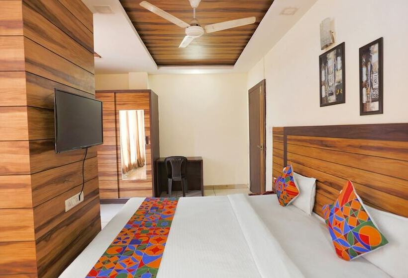 בית מלון כפרי Fabexpress Madhuram Landmark