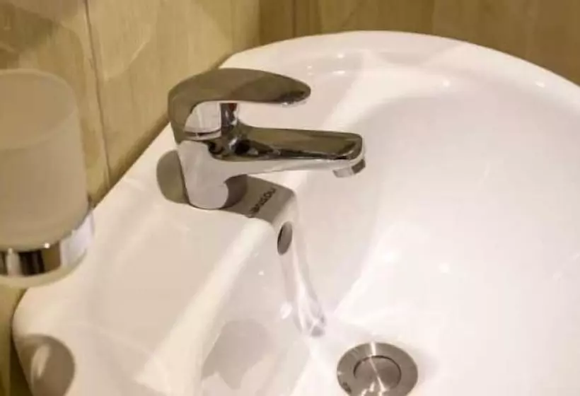 هتل Mbale Courts View