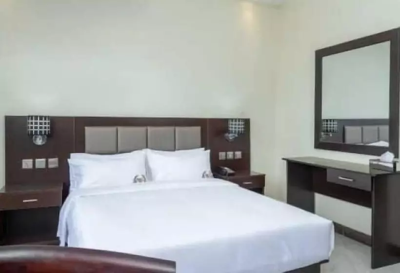 هتل Mbale Courts View