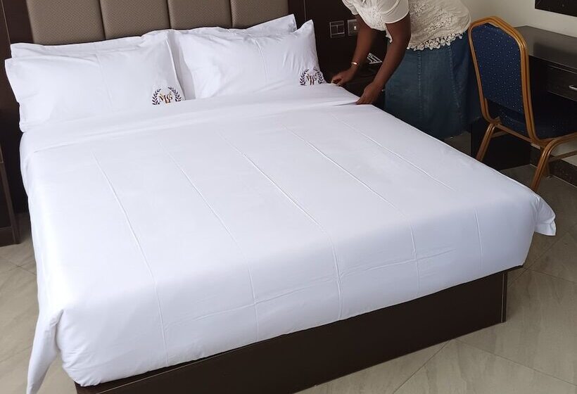 هتل Mbale Courts View