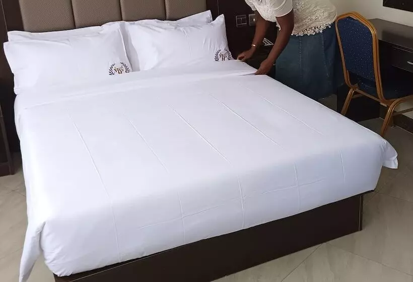 هتل Mbale Courts View