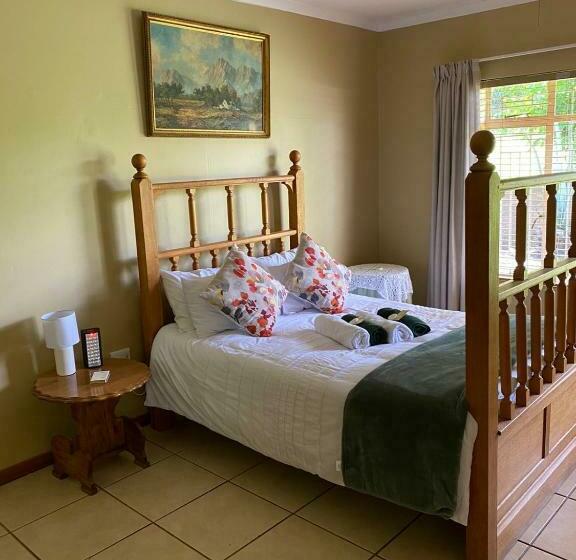 פנסיון Up The Hill Guesthouse