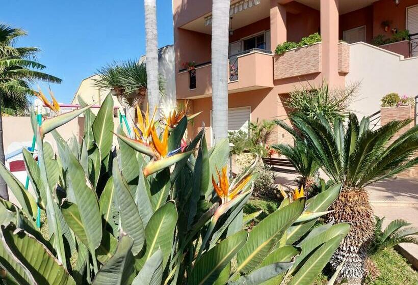 Casa Con Giardino Giacalone