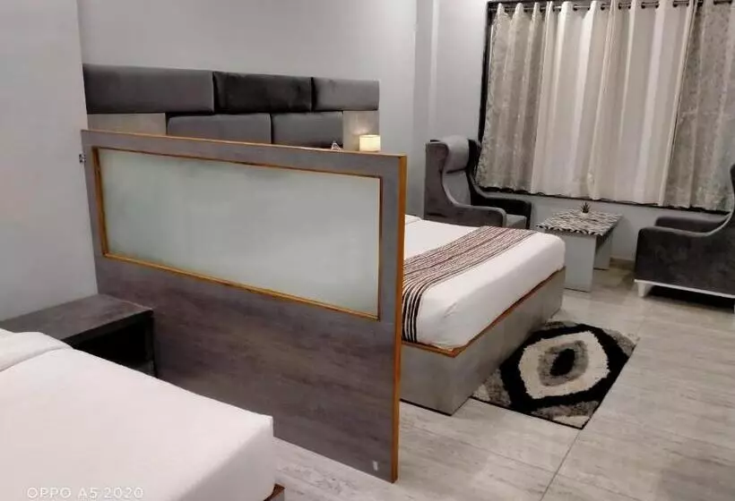 ホテル Vasdaa Grand, Dehradun   Airport