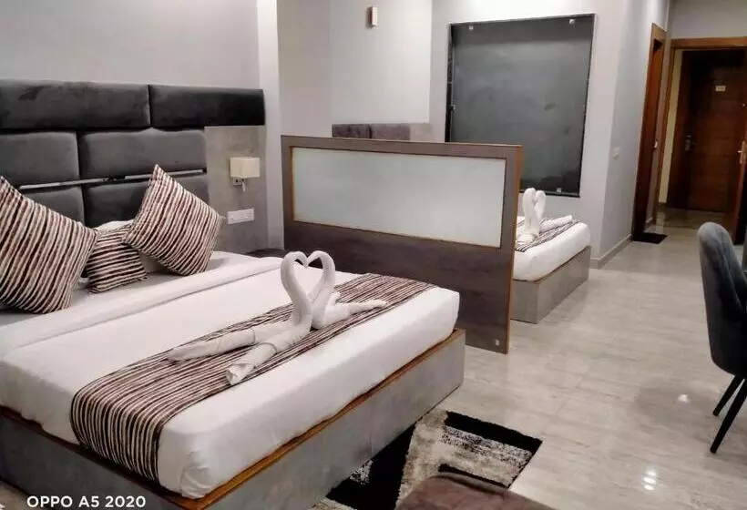 ホテル Vasdaa Grand, Dehradun   Airport