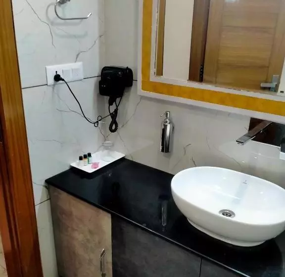 ホテル Vasdaa Grand, Dehradun   Airport