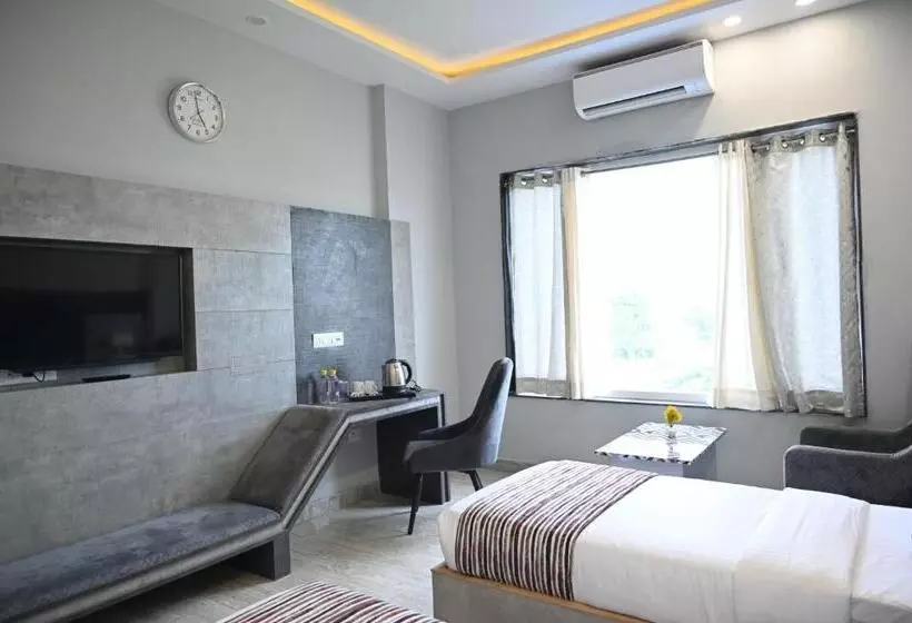 ホテル Vasdaa Grand, Dehradun   Airport