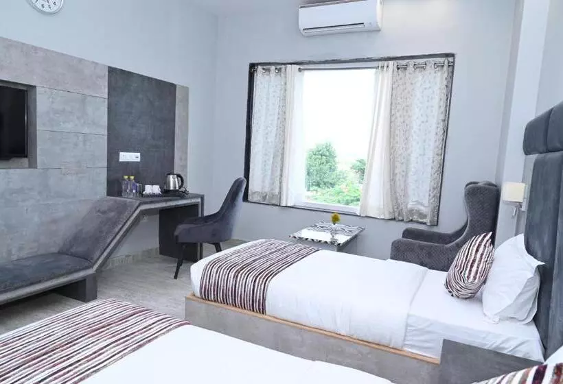 ホテル Vasdaa Grand, Dehradun   Airport