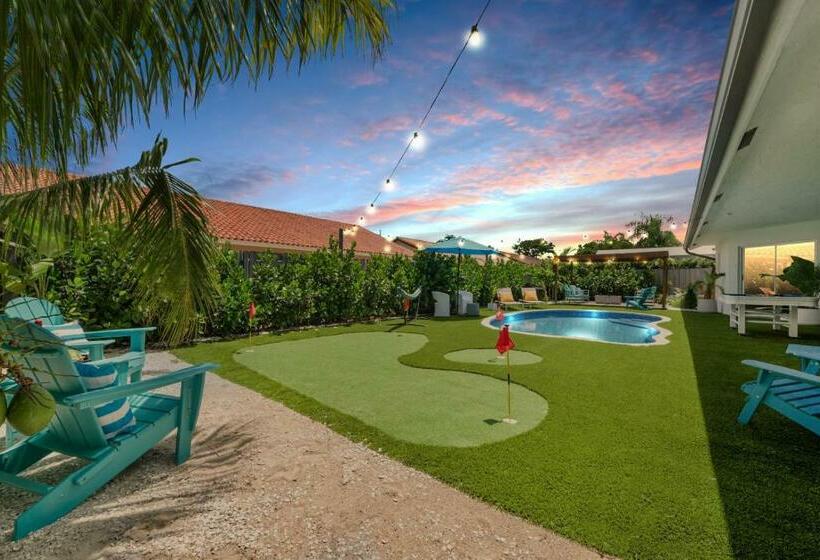 Breezy Oasis With Pooltable, Heated Pool, Golf & Gazeebo L29