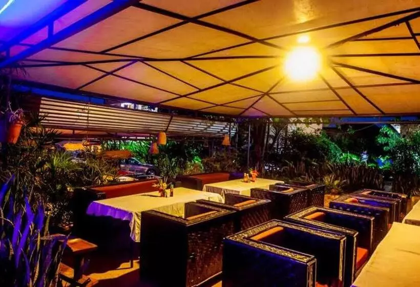 هتل African Tribe Suites