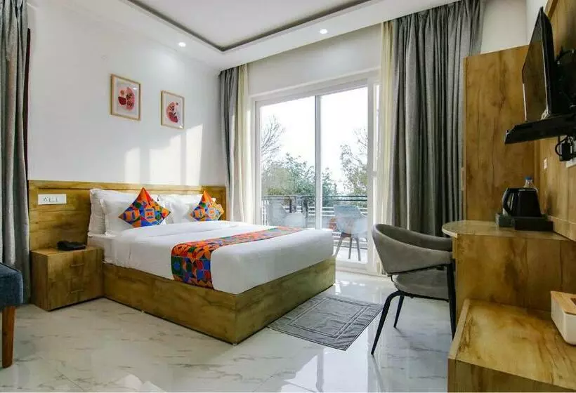 ペンション Sierra Inn By Shrigo Hotels