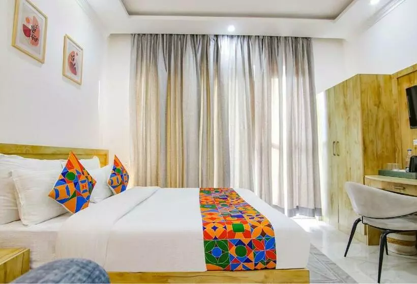 ペンション Sierra Inn By Shrigo Hotels