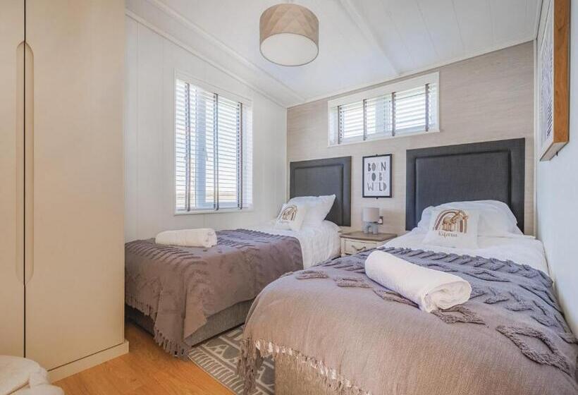 منتجع Folly Farm Holiday Park