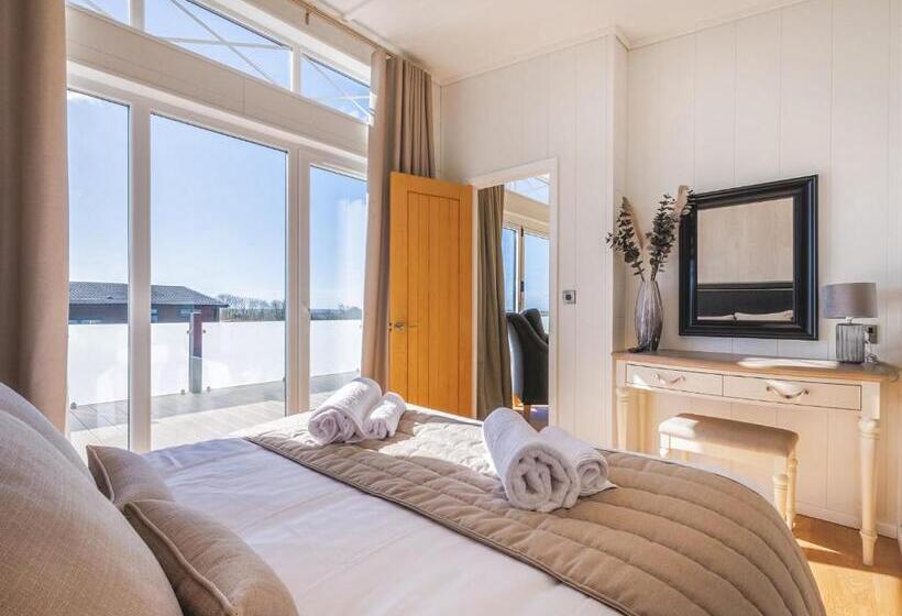 منتجع Folly Farm Holiday Park