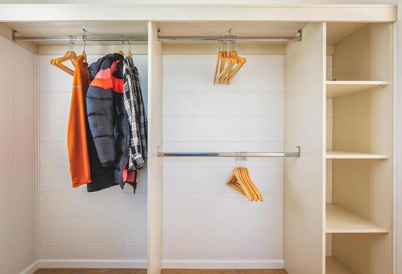 منتجع Folly Farm Holiday Park