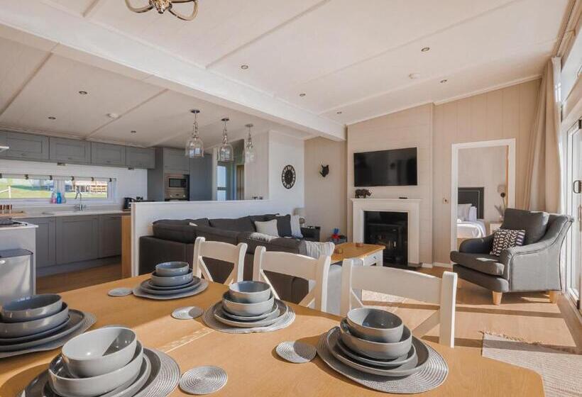 منتجع Folly Farm Holiday Park