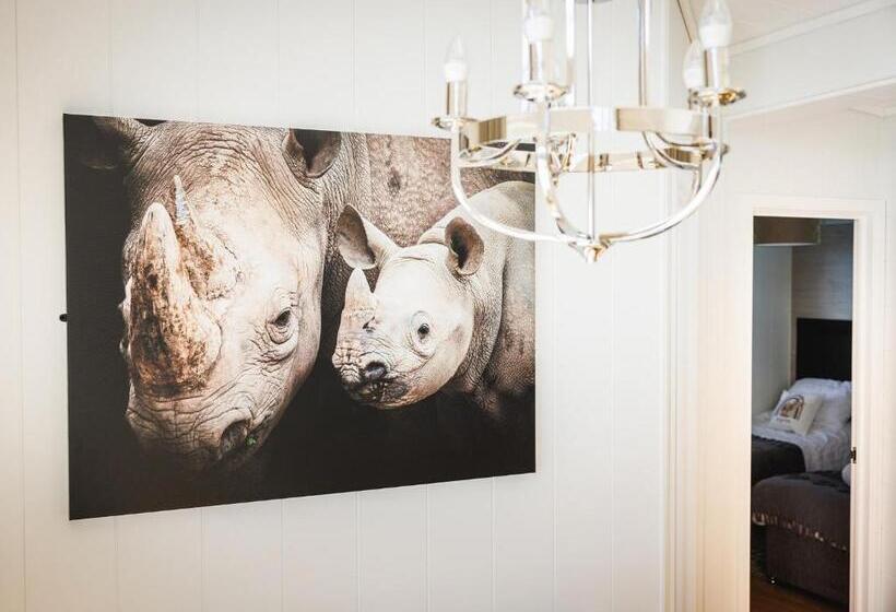 منتجع Folly Farm Holiday Park