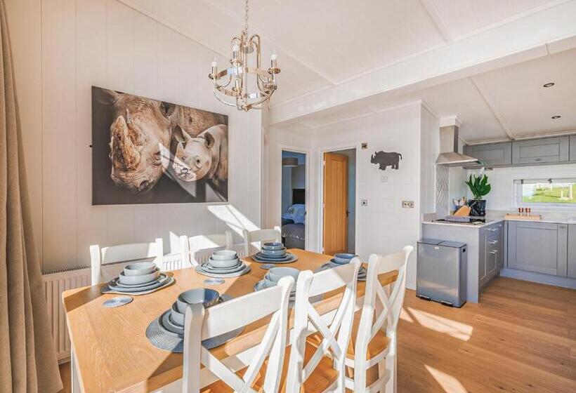 منتجع Folly Farm Holiday Park