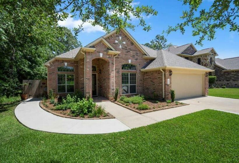 Spacious Conroe Home Around 4 Miles To The Lake