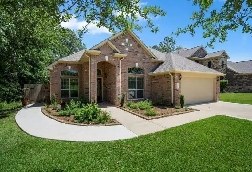 Spacious Conroe Home Around 4 Miles To The Lake