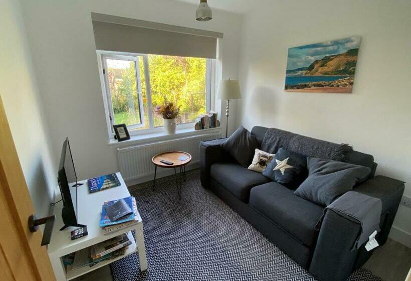 The Cottage At Churchill Farm