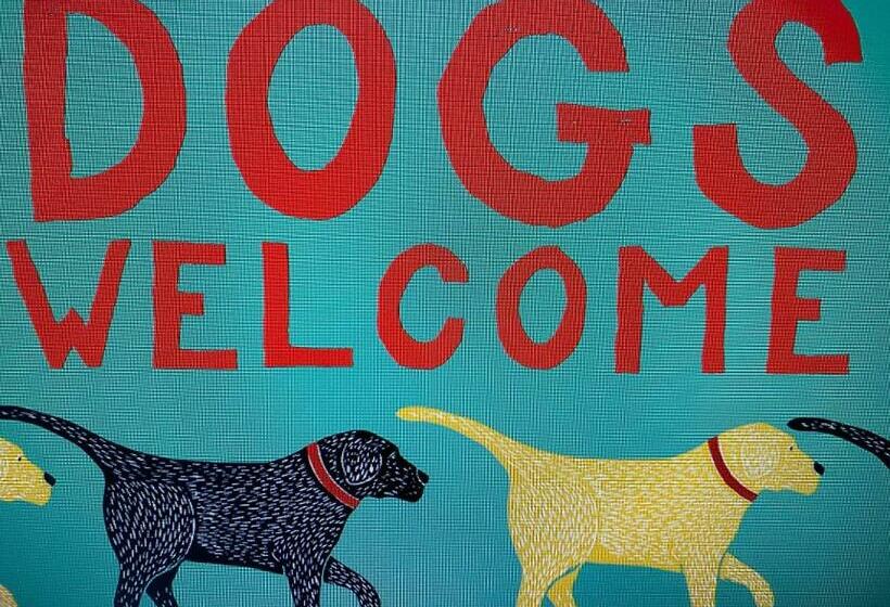 The Cottage At Churchill Farm