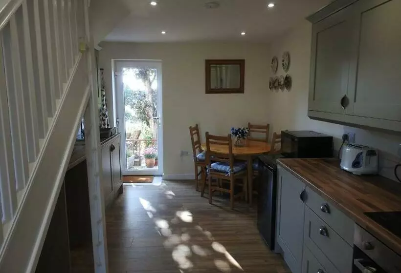 The Shed @ Stares Farm Cottage