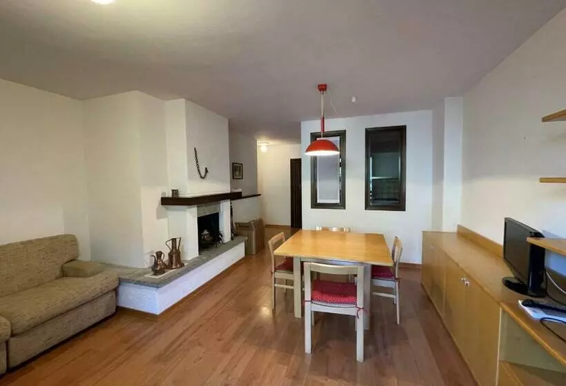 024 Trilocale, Giustino
