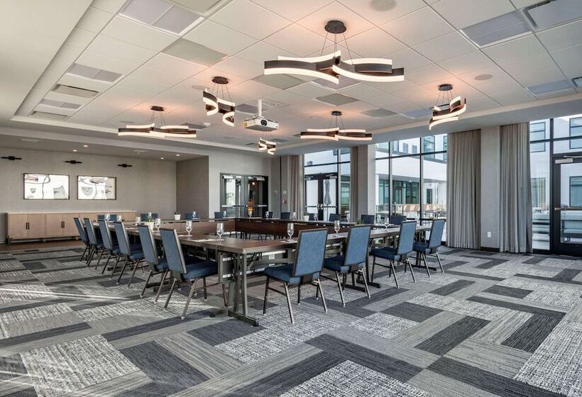 Cambria Hotel Portland Downtown Old Port